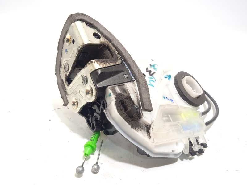 Recambio de cerradura puerta trasera izquierda para toyota aygo 1.0 cat referencia OEM IAM 6906002390  