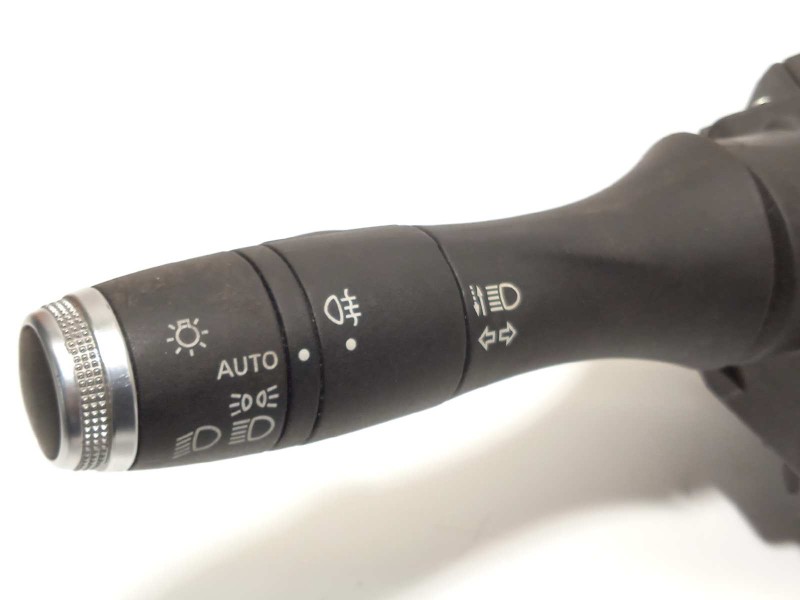 Recambio de mando intermitentes para renault clio v 1.0 tce referencia OEM IAM 255675601R  