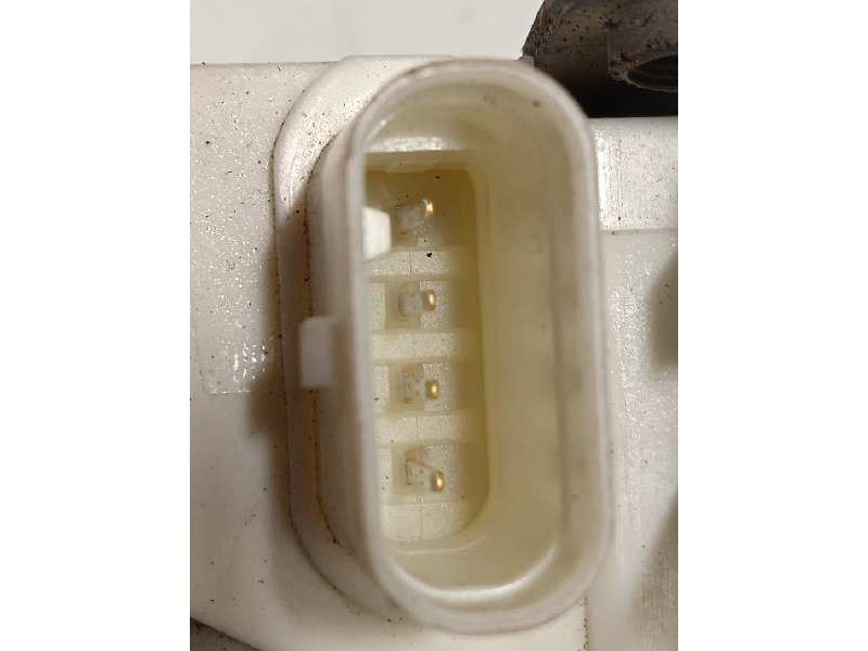 Recambio de cerradura puerta delantera derecha para infiniti q30 1.6 premium referencia OEM IAM A0997202201  