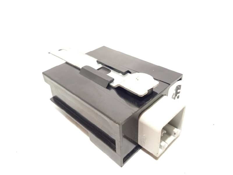 Recambio de centralita limpia para land rover evoque 2.0 td4 cat referencia OEM IAM BJ3217509AD  LR079063