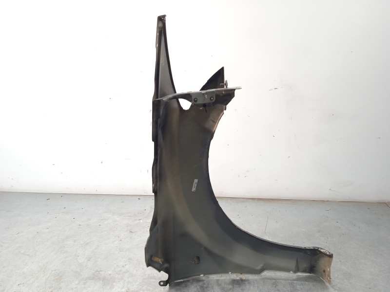 Recambio de aleta delantera izquierda para dodge caliber 2.0 16v crd cat referencia OEM IAM 05116471AA  