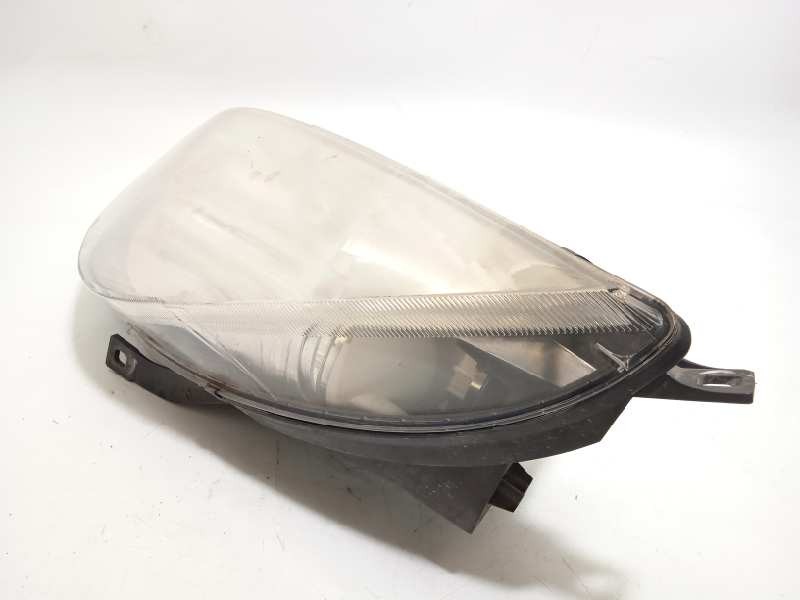 Recambio de faro izquierdo para mitsubishi colt berlina 5 (z30a) 1.1 cat referencia OEM IAM 8301A283  0301208201