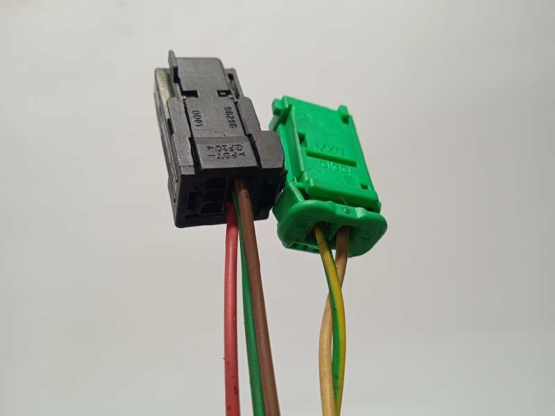 Recambio de retrovisor izquierdo para citroën c4 berlina cool referencia OEM IAM 8154EG  