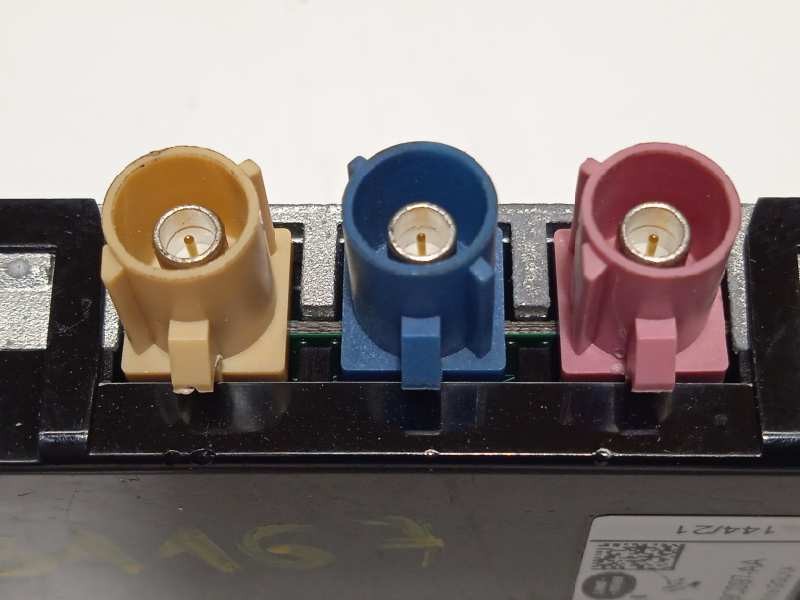 Recambio de antena para land rover discovery sport (2019 - ...) 2.0 referencia OEM IAM K8D219C097AA  LR114132