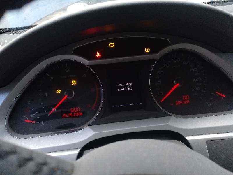 Recambio de cuadro instrumentos para audi a6 avant (4f2) 3.0 tdi quattro referencia OEM IAM 4F0920933L  4F0920933A