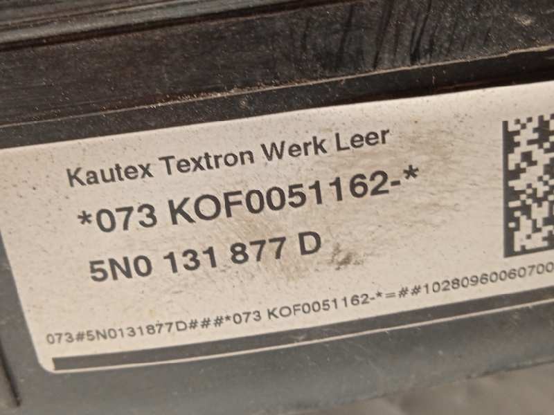 Recambio de deposito aditivo fap adblue para audi q3 (8ug) attraction quattro referencia OEM IAM 5N0131877D  5Q0131969C