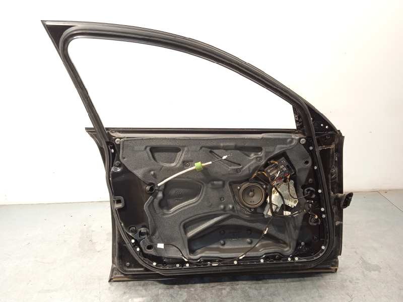 Recambio de puerta delantera izquierda para audi a6 avant (4f2) 3.0 tdi quattro referencia OEM IAM 4F0831051F  