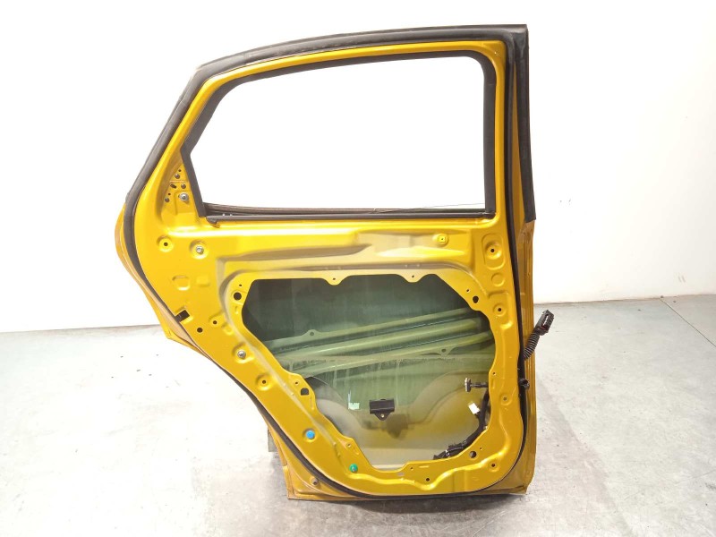 Recambio de puerta trasera izquierda para kia xceed edrive phev referencia OEM IAM 77003J7800  