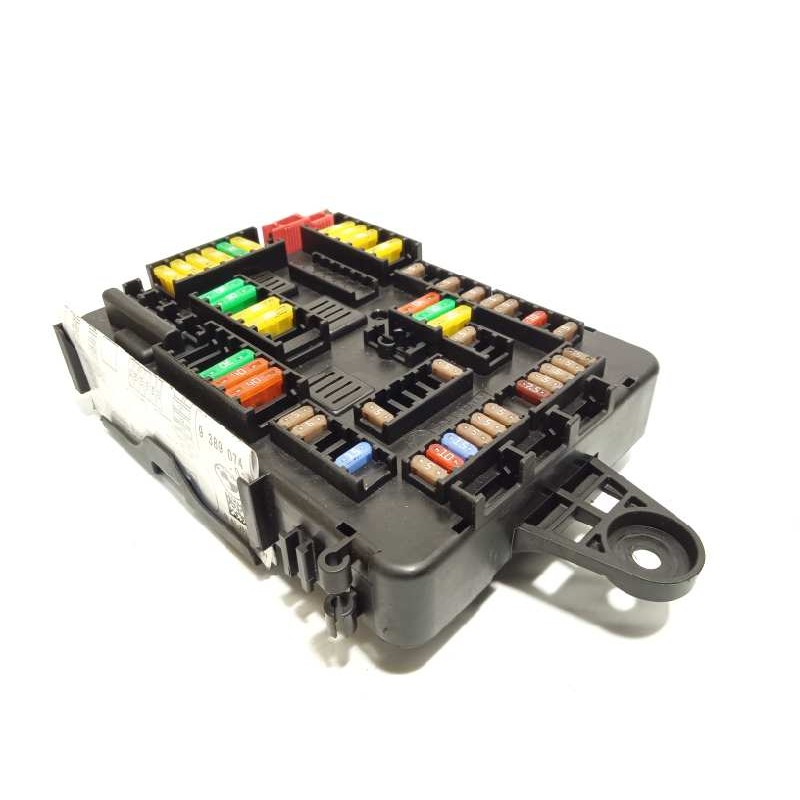 Recambio de caja reles / fusibles para bmw serie 1 lim. 5-trg. (f20) 116d referencia OEM IAM 9389070  