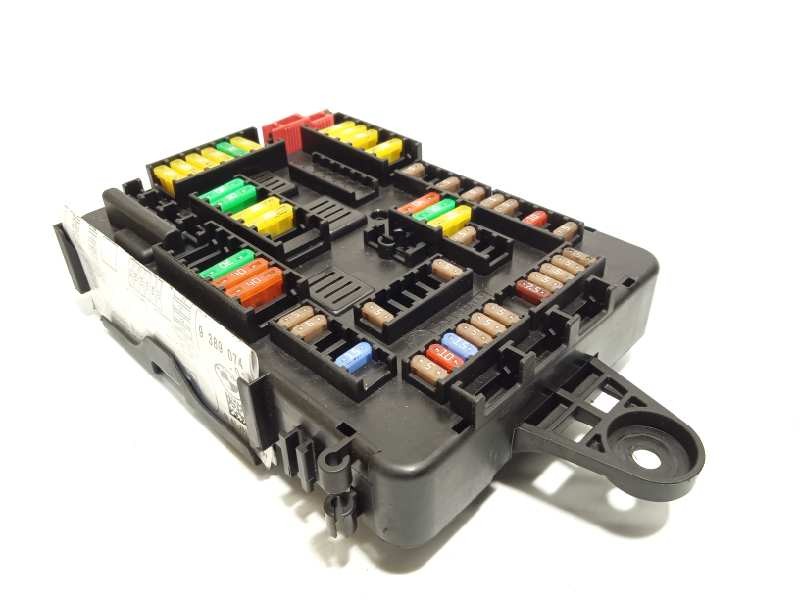 Recambio de caja reles / fusibles para bmw serie 1 lim. 5-trg. (f20) 116d referencia OEM IAM 9389070  