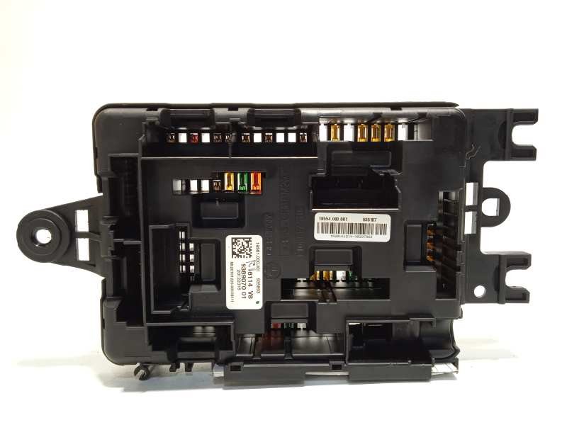 Recambio de caja reles / fusibles para bmw serie 1 lim. 5-trg. (f20) 116d referencia OEM IAM 9389070  