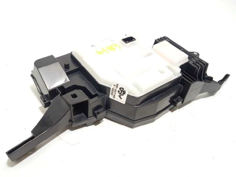 Recambio de pantalla multifuncion para toyota prius (zvw50) basis referencia OEM IAM 8310847070G  