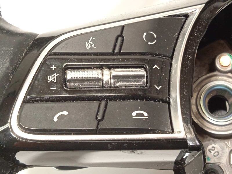 Recambio de volante para kia xceed edrive phev referencia OEM IAM 56100J7520SA1  