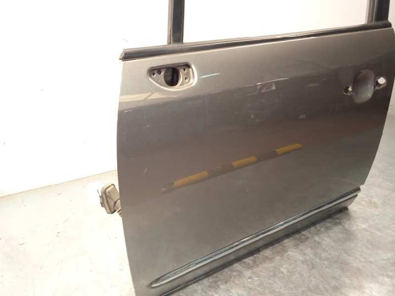 Recambio de puerta delantera izquierda para kia carens (un) 2.0 crdi referencia OEM IAM 760031D010  