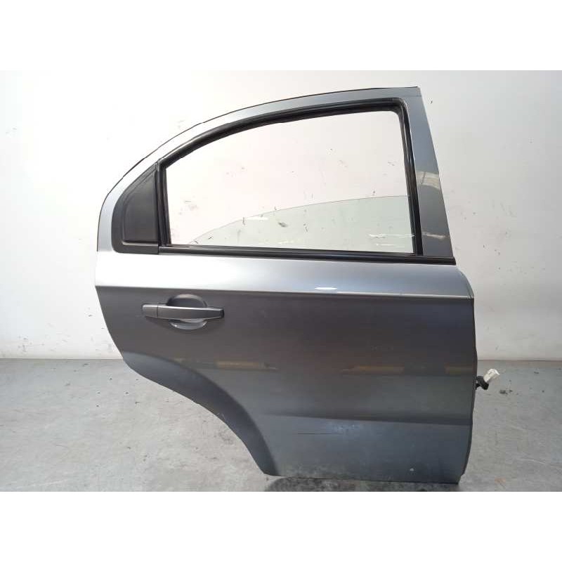 Recambio de puerta trasera derecha para chevrolet aveo lt referencia OEM IAM 96942268  