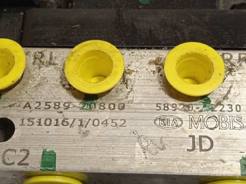 Recambio de abs para kia cee´d 1.4 crdi cat referencia OEM IAM 58920A2230 6158945200 A258920800