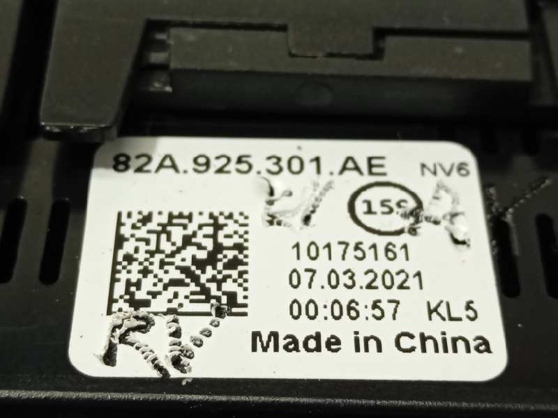 Recambio de mando multifuncion para audi a1 citycarver (gbh) 30 tfsi black line referencia OEM IAM 82A925301AE  