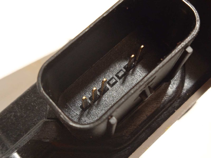 Recambio de cerradura puerta trasera derecha para kia xceed edrive phev referencia OEM IAM 81420J7300  