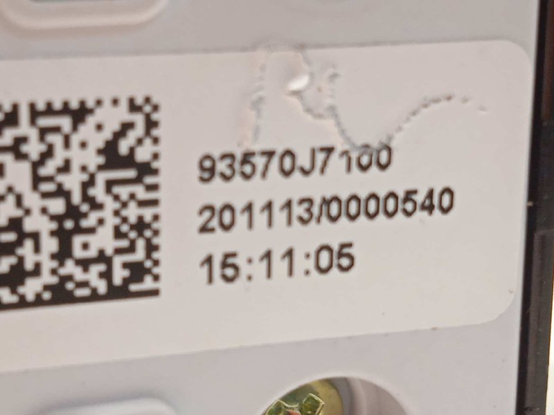 Recambio de mando elevalunas delantero izquierdo para kia xceed edrive phev referencia OEM IAM 93570J7100  93570J7100WK