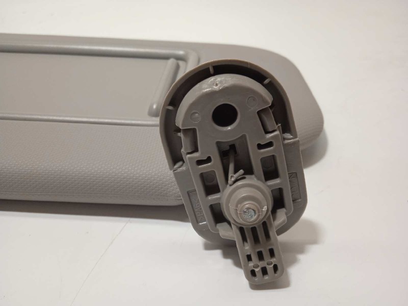 Recambio de parasol izquierdo para kia xceed edrive phev referencia OEM IAM 85210J7000ED  