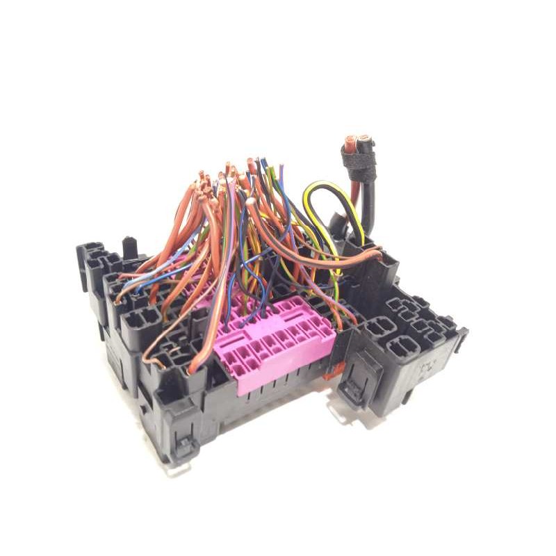 Recambio de caja reles / fusibles para volkswagen polo 1.0 tsi referencia OEM IAM 2Q0937615A  