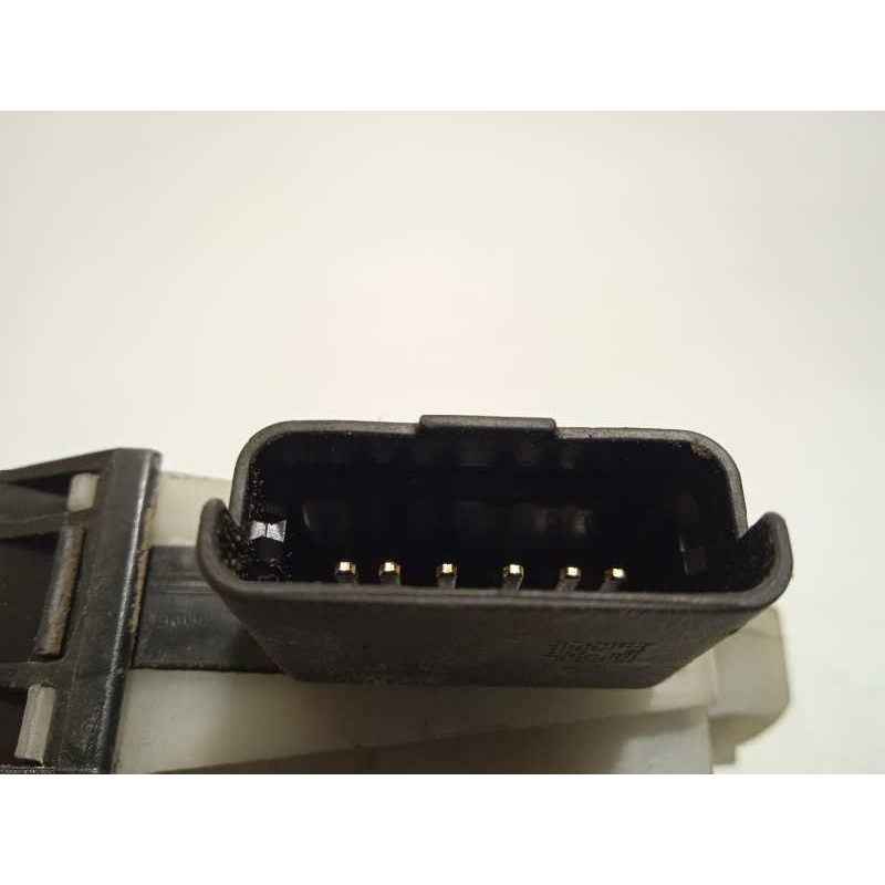 Recambio de cerradura puerta delantera izquierda para peugeot 208 access referencia OEM IAM 9812500880  
