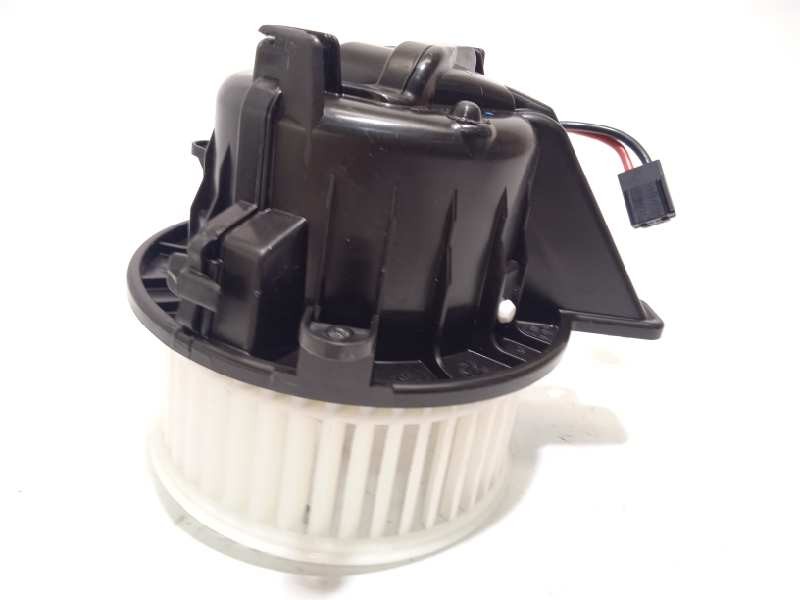 Recambio de motor calefaccion para volkswagen polo 1.0 tsi referencia OEM IAM 2Q1820021  