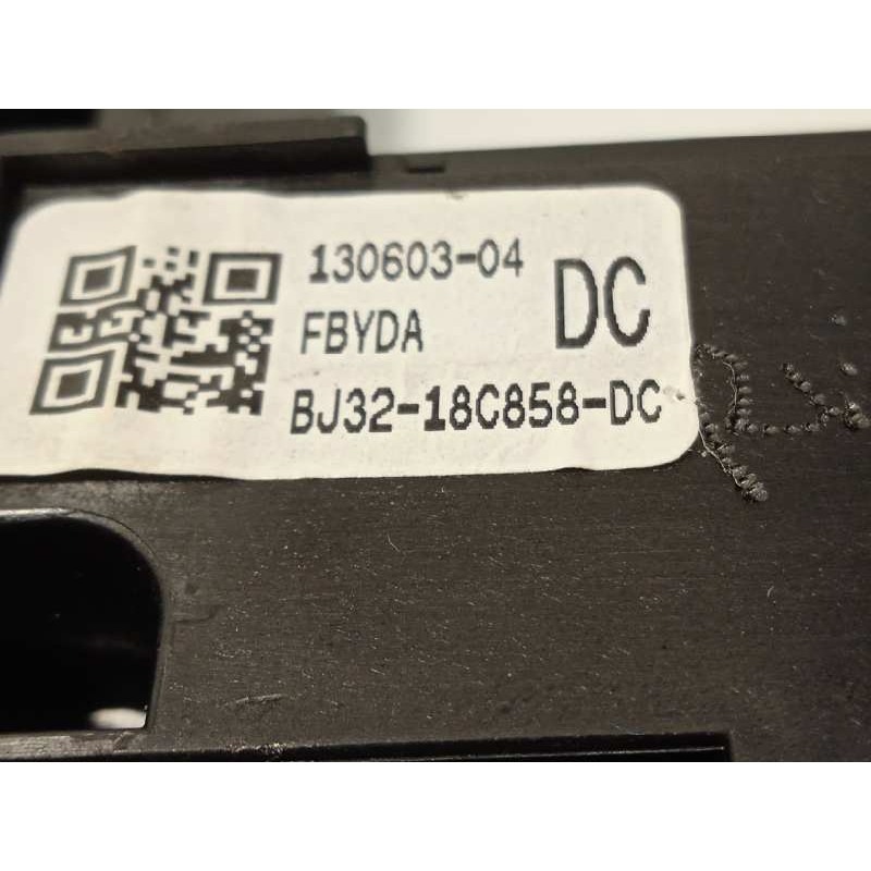 Recambio de mando multifuncion para land rover evoque prestige referencia OEM IAM BJ3218C858DC  LR024250