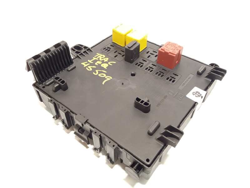 Recambio de caja reles / fusibles para cadillac bls 1.9 d pdf referencia OEM IAM 12766739  519160105