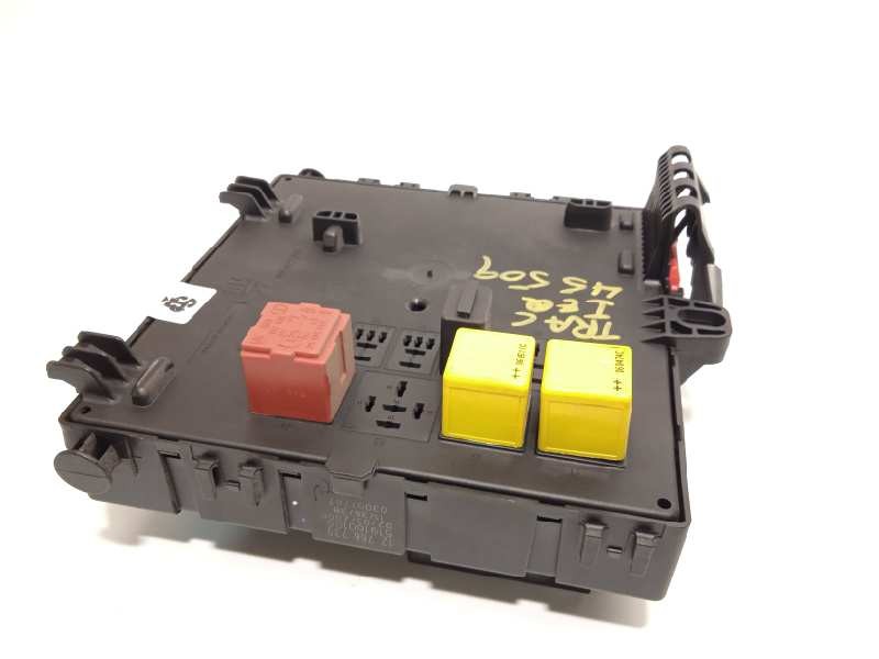 Recambio de caja reles / fusibles para cadillac bls 1.9 d pdf referencia OEM IAM 12766739  519160105