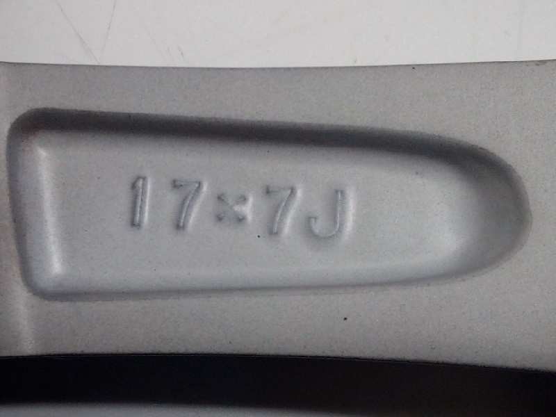 Recambio de llanta para lexus ct 200h referencia OEM IAM 4261176280  