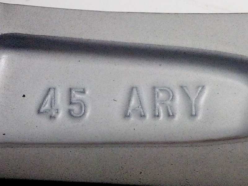 Recambio de llanta para lexus ct 200h referencia OEM IAM 4261176280  