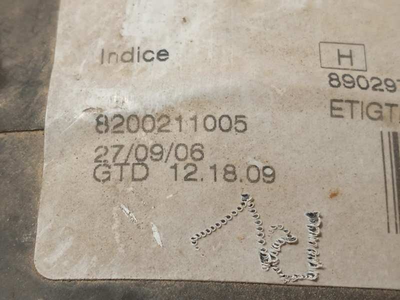 Recambio de faro izquierdo para dacia logan 1.6 cat referencia OEM IAM 8200211005  