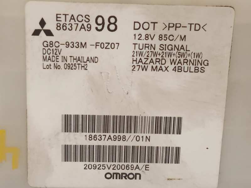 Recambio de caja reles / fusibles para mitsubishi space star (a00) motion referencia OEM IAM 8637A998  