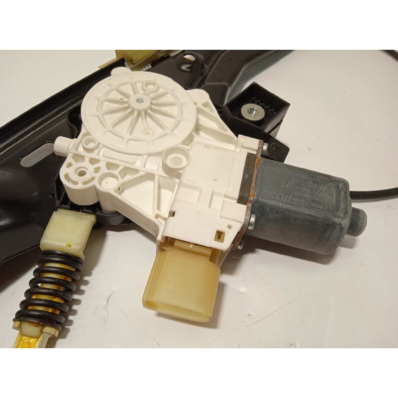 Recambio de elevalunas delantero derecho para bmw serie 7 (f01/f02) 740i referencia OEM IAM 7182106  7046032