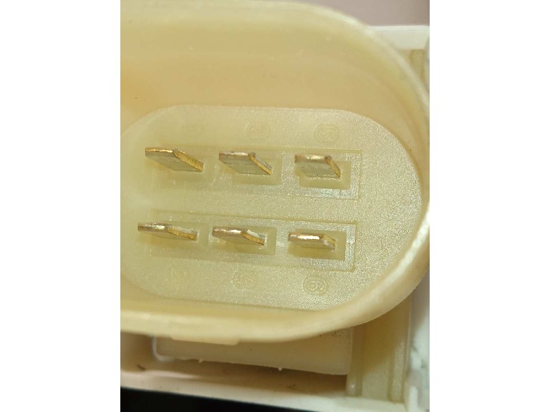 Recambio de elevalunas delantero derecho para bmw serie 7 (f01/f02) 740i referencia OEM IAM 7182106  7046032