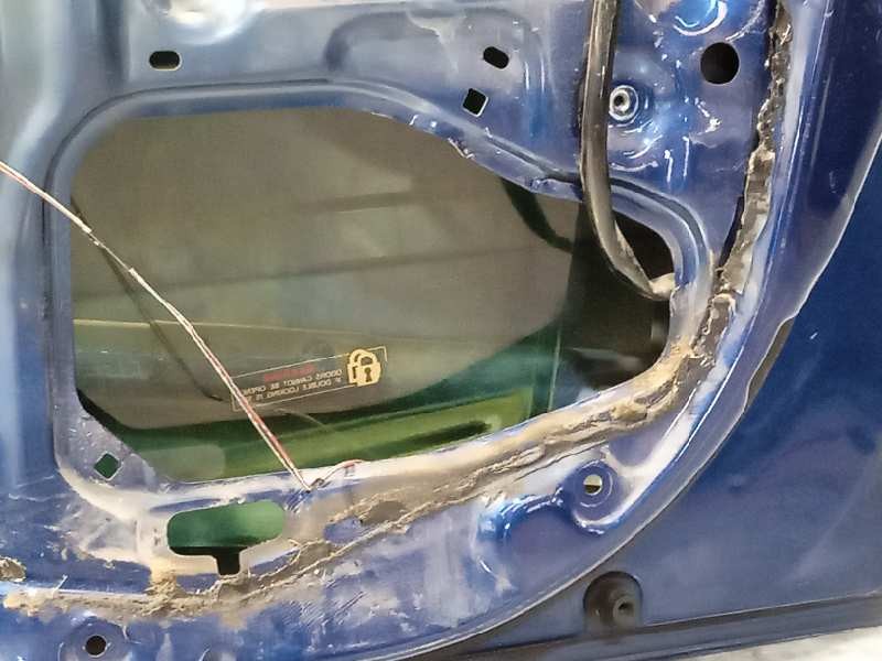 Recambio de puerta delantera derecha para lexus is200 (gxe10) básico referencia OEM IAM 6700153013  