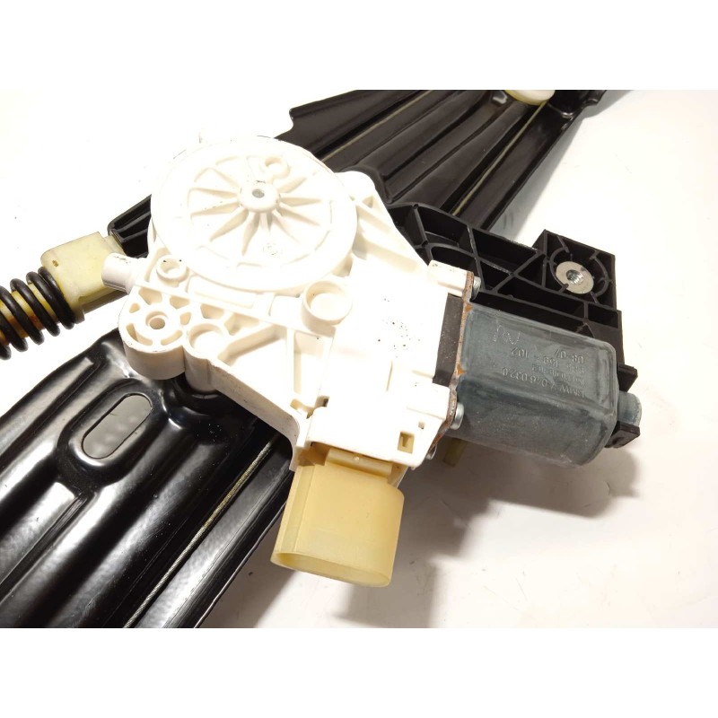 Recambio de elevalunas trasero derecho para bmw serie 7 (f01/f02) 740i referencia OEM IAM 7182616  7046032