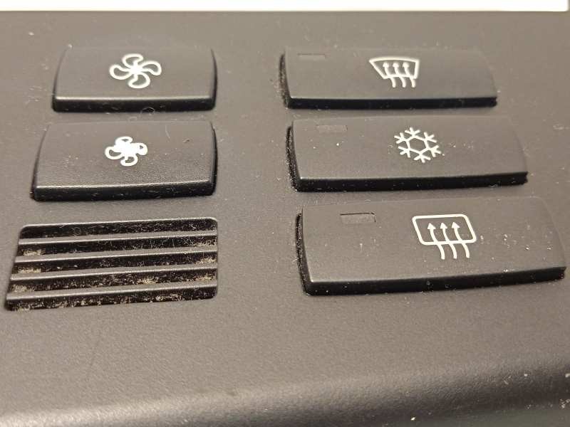 Recambio de mando climatizador para bmw x3 (e83) 2.0d referencia OEM IAM 64113417445  
