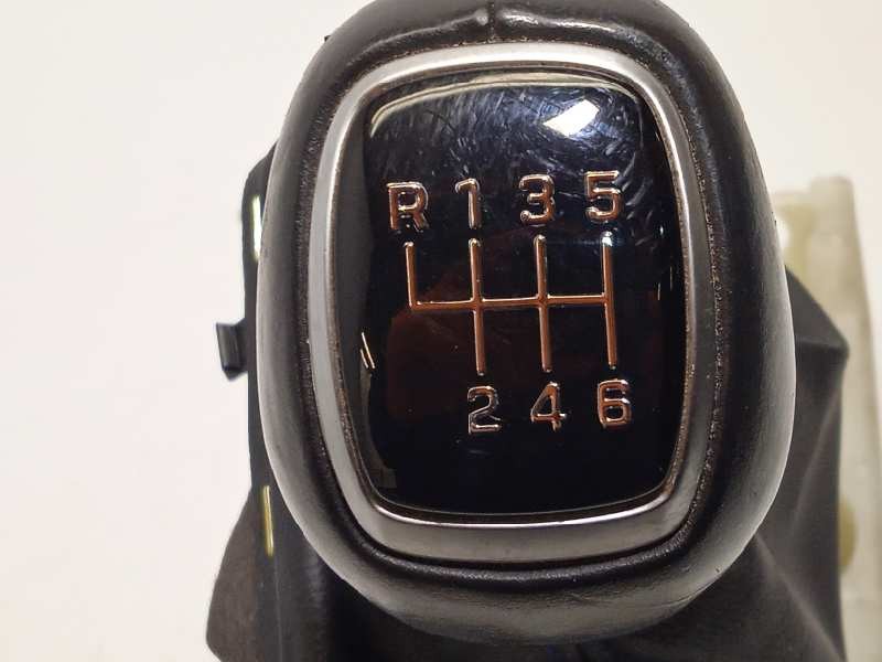 Recambio de palanca cambio para hyundai i30 cw (pd) trend referencia OEM IAM 43700F2100  