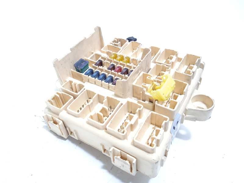 Recambio de caja reles / fusibles para lexus is200 (gxe10) básico referencia OEM IAM 909820900_  