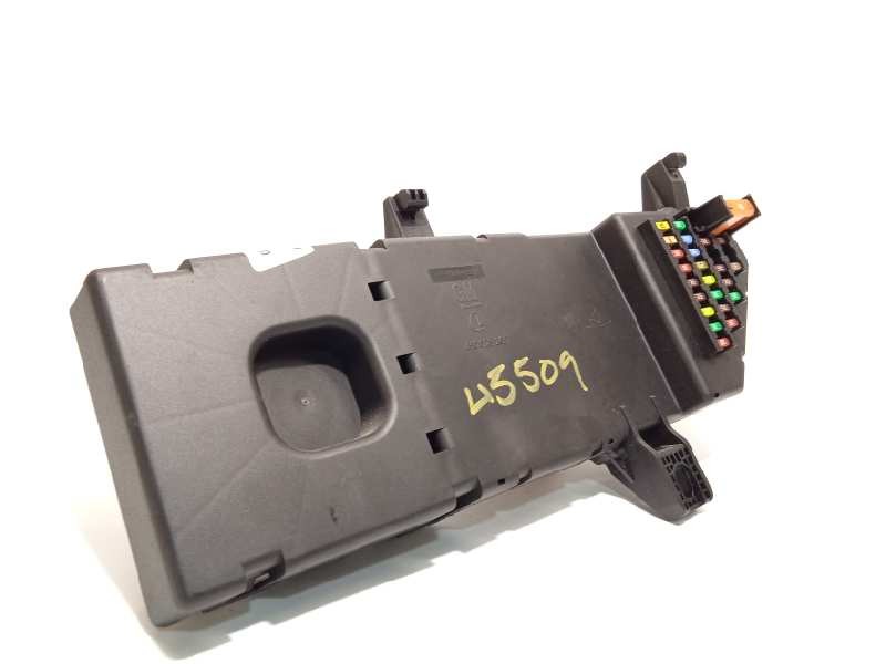 Recambio de caja reles / fusibles para cadillac bls 1.9 d pdf referencia OEM IAM 12798346 12768955 518820022