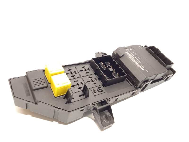 Recambio de caja reles / fusibles para cadillac bls 1.9 d pdf referencia OEM IAM 12798346 12768955 518820022