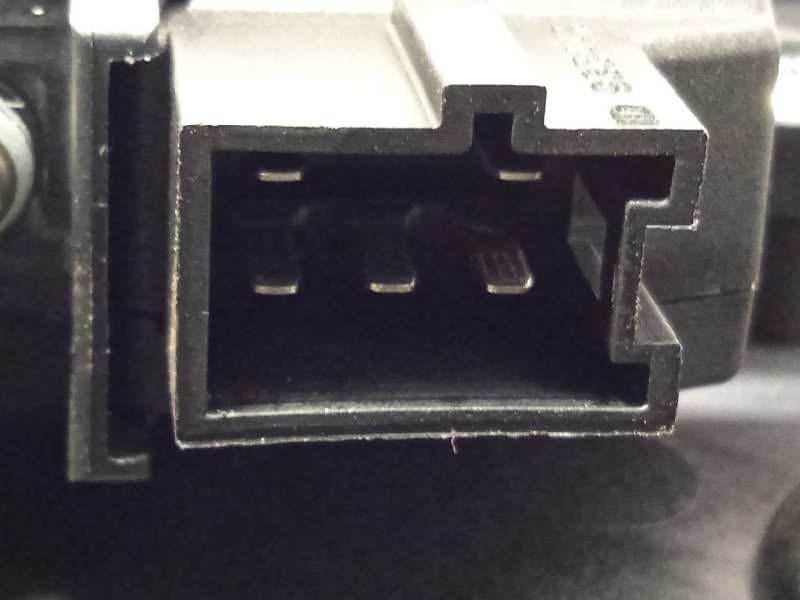 Recambio de elevalunas trasero derecho para infiniti q30 1.6 premium referencia OEM IAM 827M05DA0A  