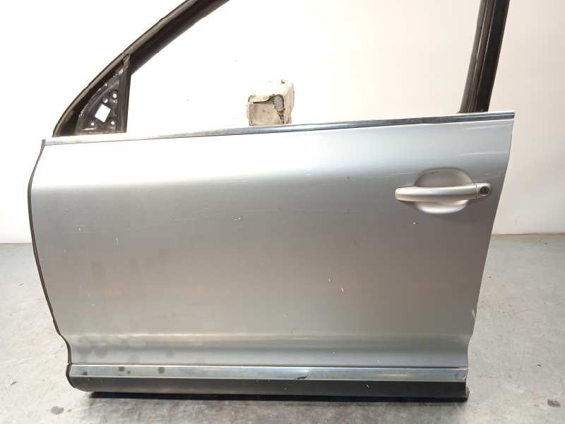 Recambio de puerta delantera izquierda para volkswagen touareg (7la) tdi v6 referencia OEM IAM 7L0831055L  