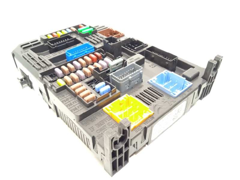 Recambio de caja reles / fusibles para citroën c4 cactus shine referencia OEM IAM 9819851280  1618840880
