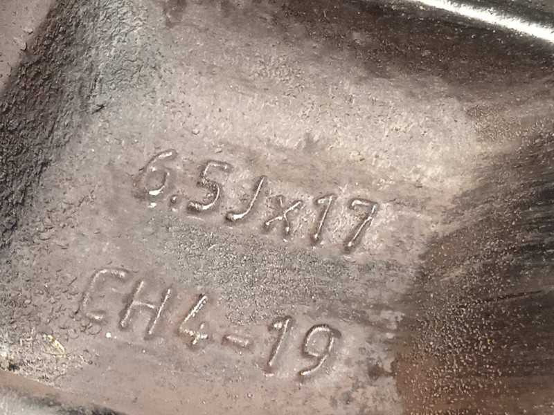 Recambio de llanta para citroën c4 cactus shine referencia OEM IAM 9800494077  98004940ZR