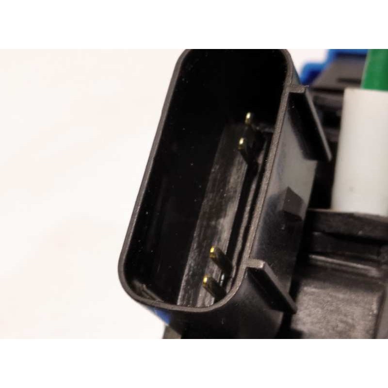 Recambio de cerradura puerta trasera derecha para hyundai i30 (gd) turbo referencia OEM IAM 81420A6100  