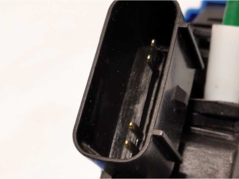 Recambio de cerradura puerta trasera derecha para hyundai i30 (gd) turbo referencia OEM IAM 81420A6100  