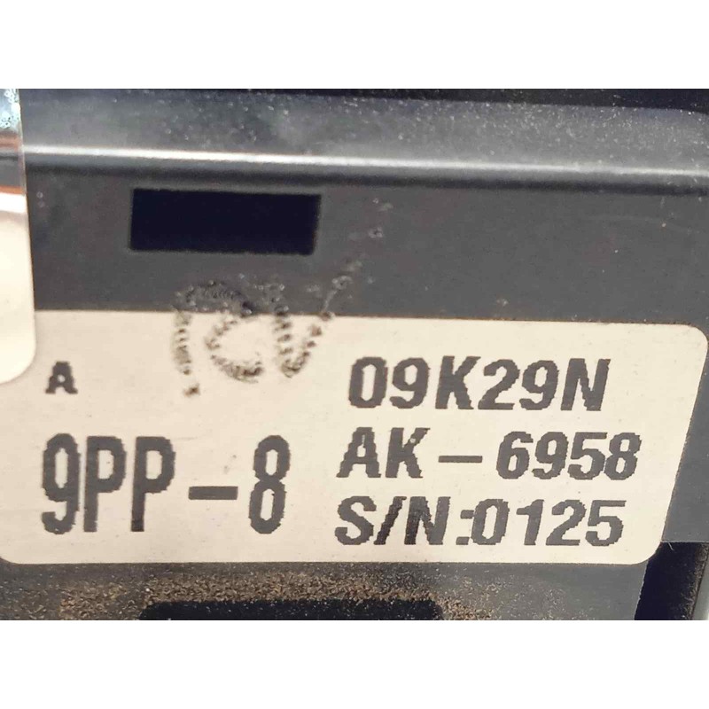 Recambio de caja reles / fusibles para ssangyong kyron 2.0 referencia OEM IAM 8231009081  